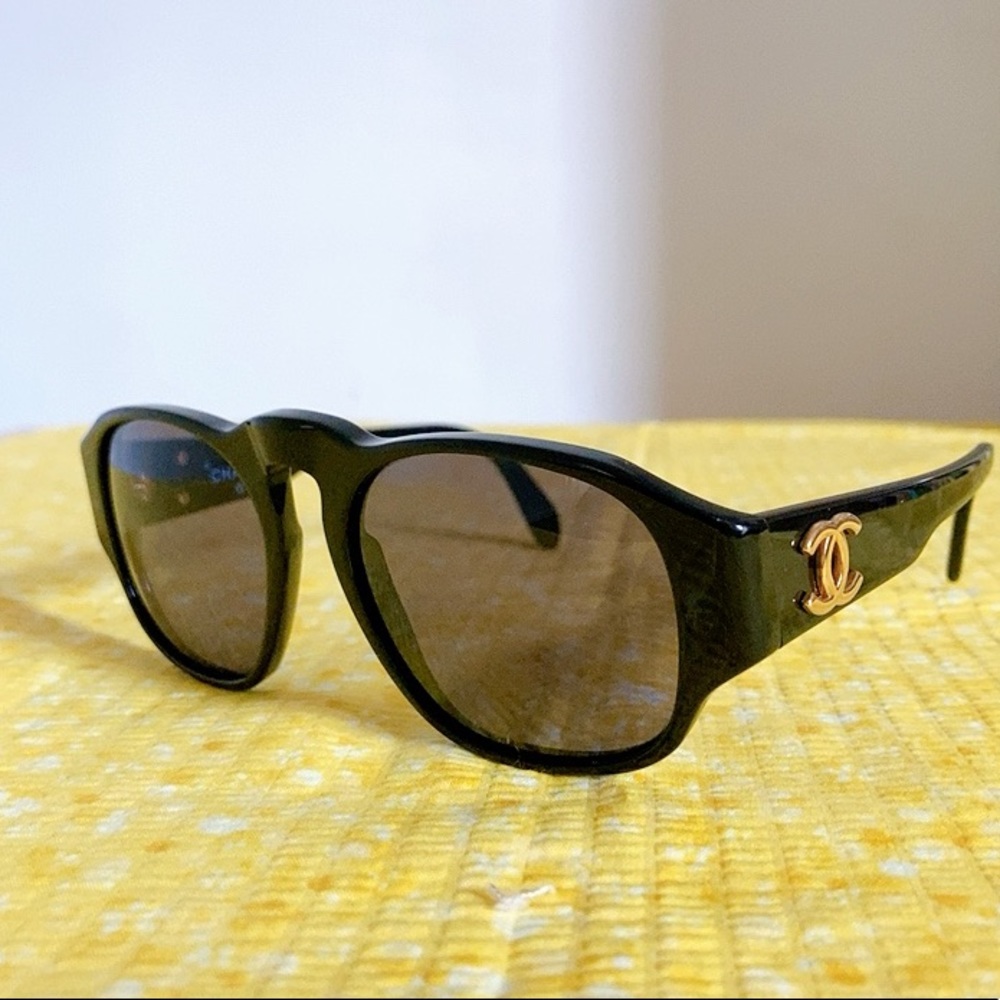 CHANEL sunglasses